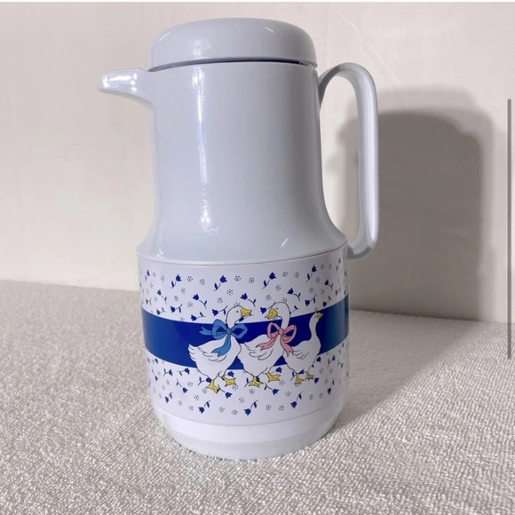 Vintage White Blue Country Goose Ribbon Geese Insulated Thermal Carafe - Picture 3 of 13